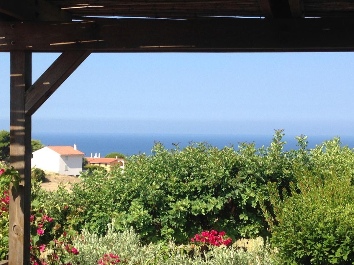 דירות Magomadas Casa Nel Vigneto Con Vista Mare מראה חיצוני תמונה