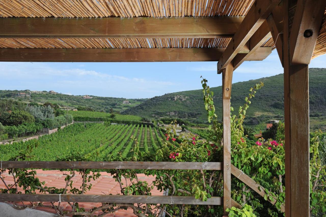 דירות Magomadas Casa Nel Vigneto Con Vista Mare מראה חיצוני תמונה